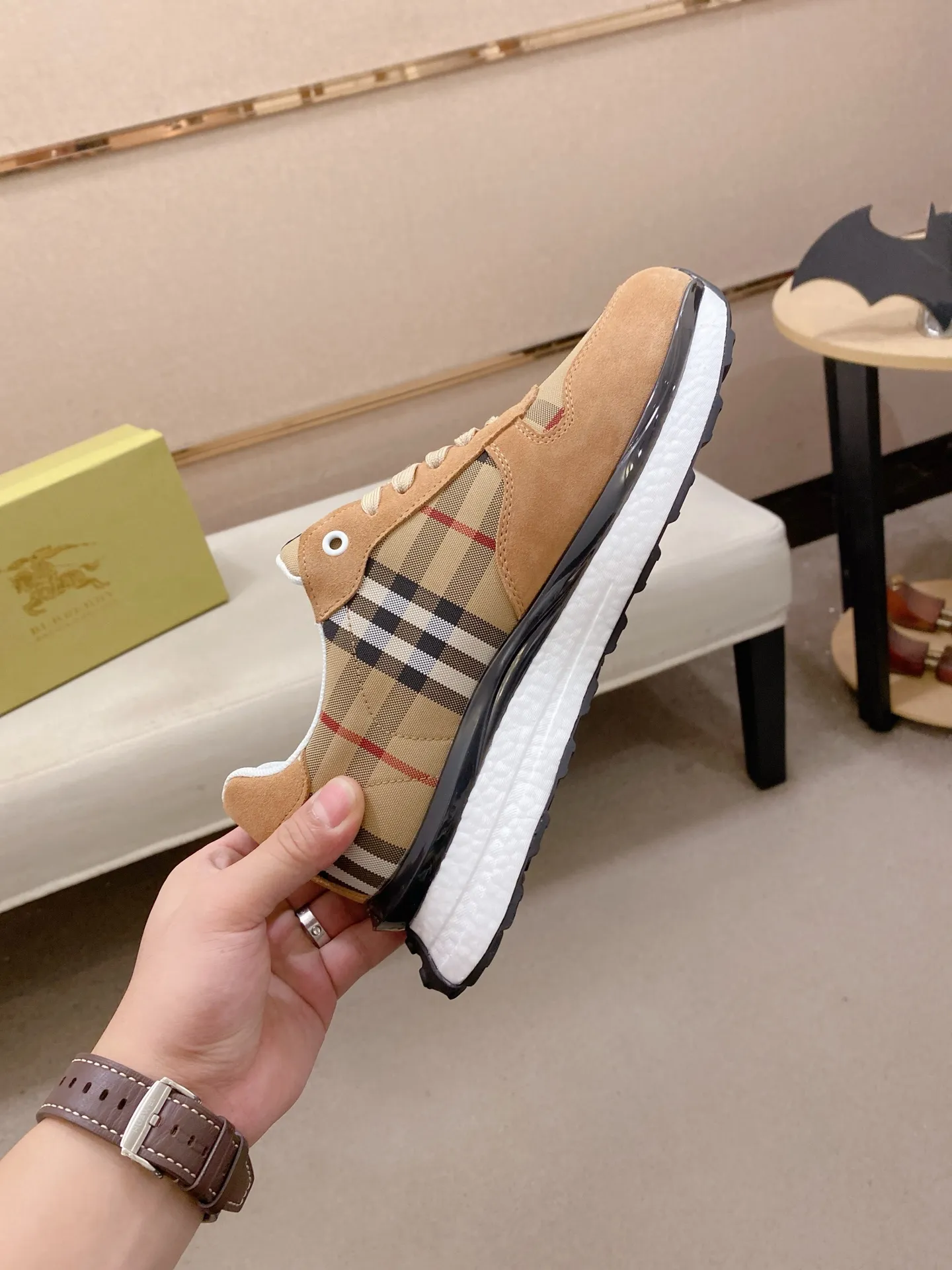 Men's clothing and shoes💰:442💰🇮🇹🇮🇹Synchronized with BURBERRY's top purchasing agents🔍🔍. First-layer cowhide and fabric imported from Italy. Fully imported mesh lining, sole: original sole provided by the original factory, exclusive movable molded sole, super comfortable, original factory follow-up goods, 🔍🔍high quality, can be entered and exited at will, welcome to compare code number 38-44 (45 is custom-made and cannot be returned or exchanged)